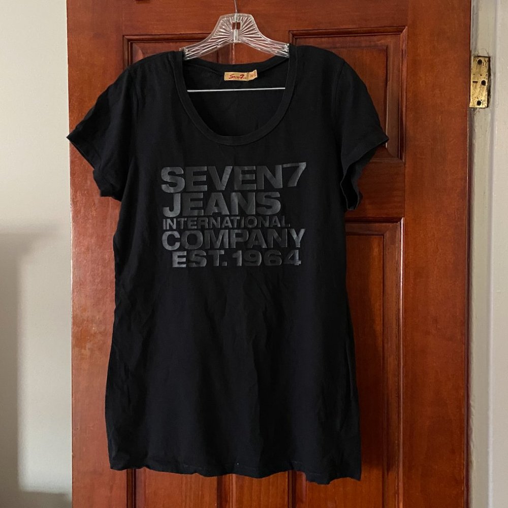Seven7 black graphic t-shirt size 14/16
